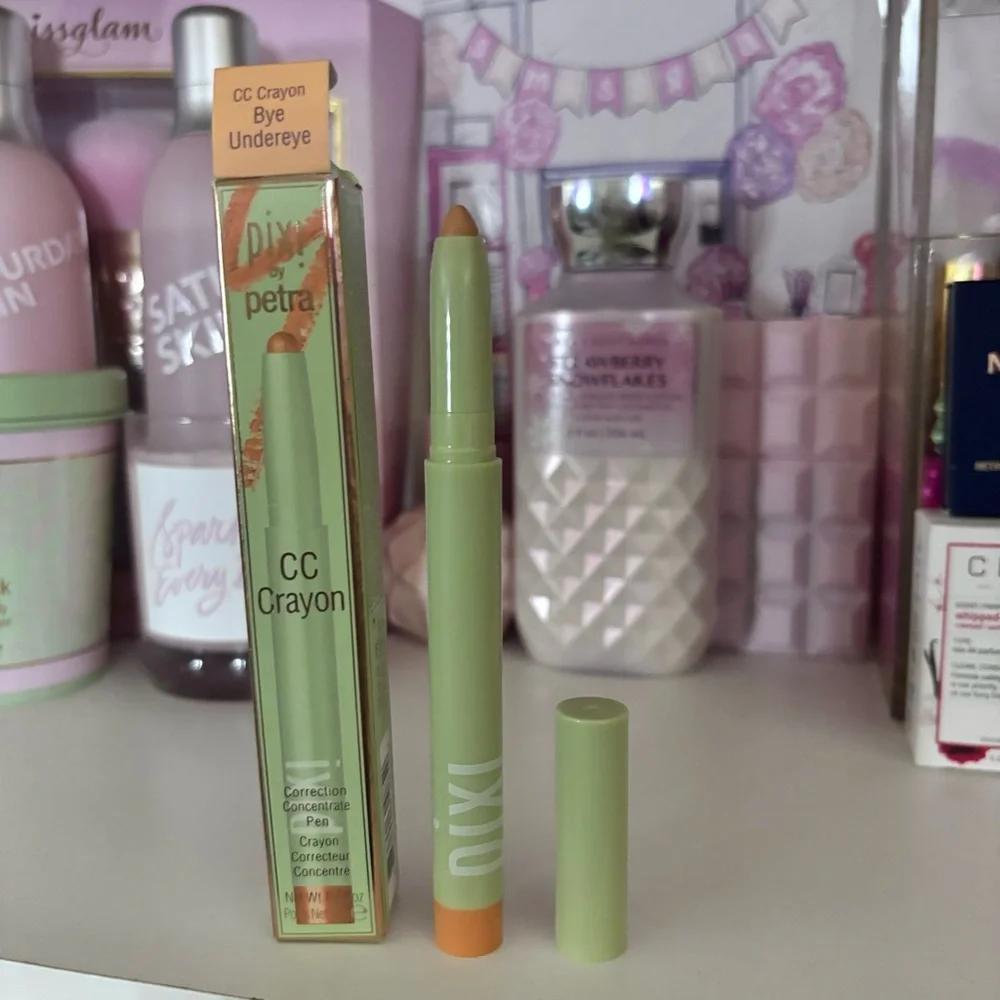 💝NIB Pixi CC Crayon Bye UnderEYE brightener💝